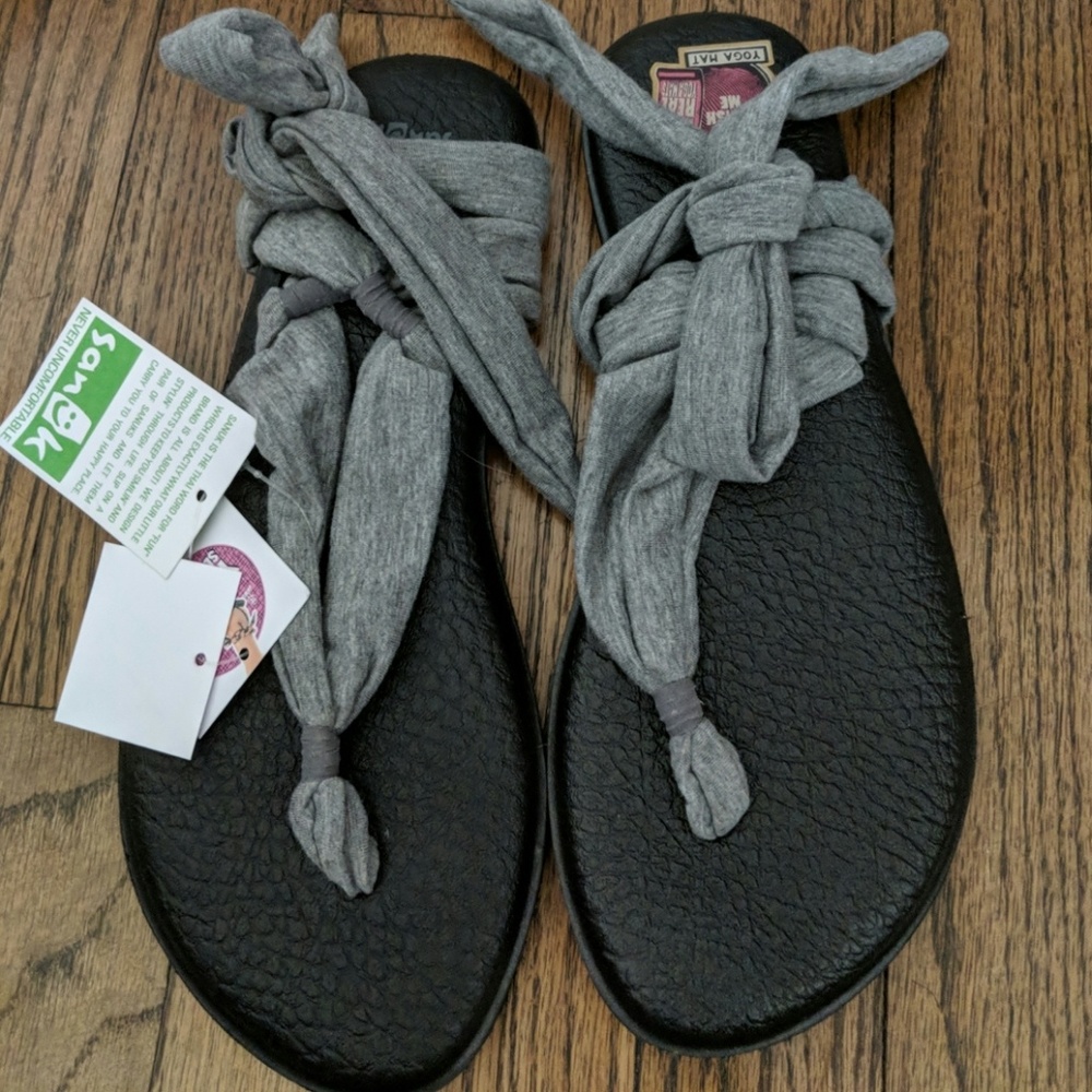 Yoga Slinged Up Sanuks